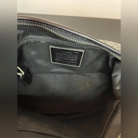 Vintage Coach Signature Bag - Picture 3 of 3